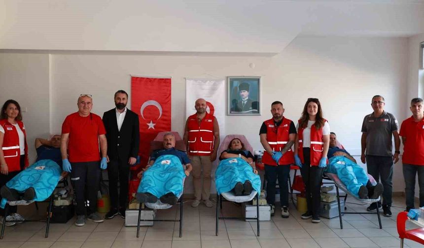 Mersin'de emniyet teşkilatından kan bağışına destek