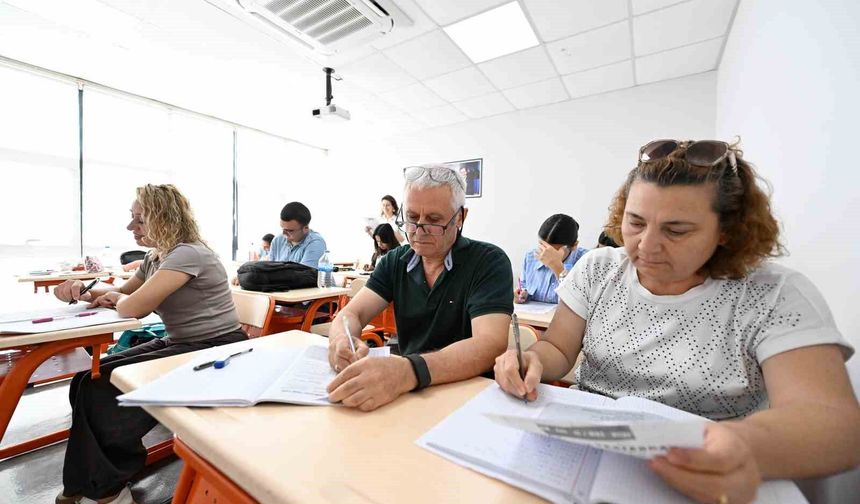 Mersin'de ücretsiz İngilizce kurslarına yoğun ilgi