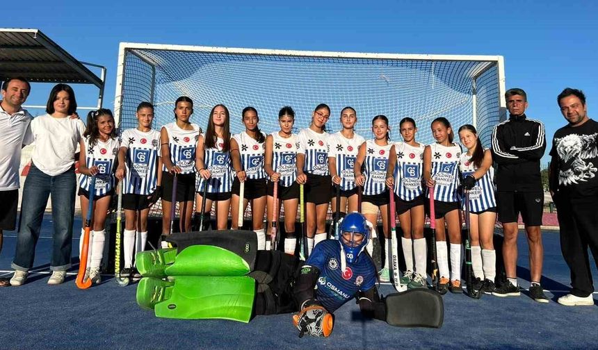 Muğla'nın U14 Kız Hokey takımı Türkiye 5'incisi oldu