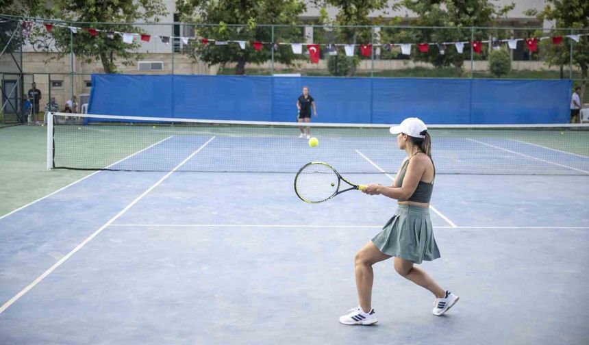 Tenis turnuvası tamamlandı