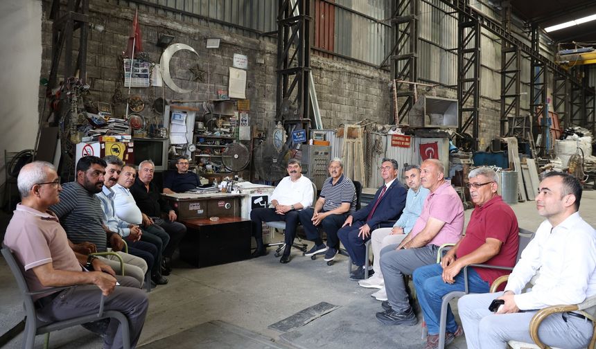 Başkan Yıldız, esnaf ziyaretlerinde talep ve önerileri dinliyor