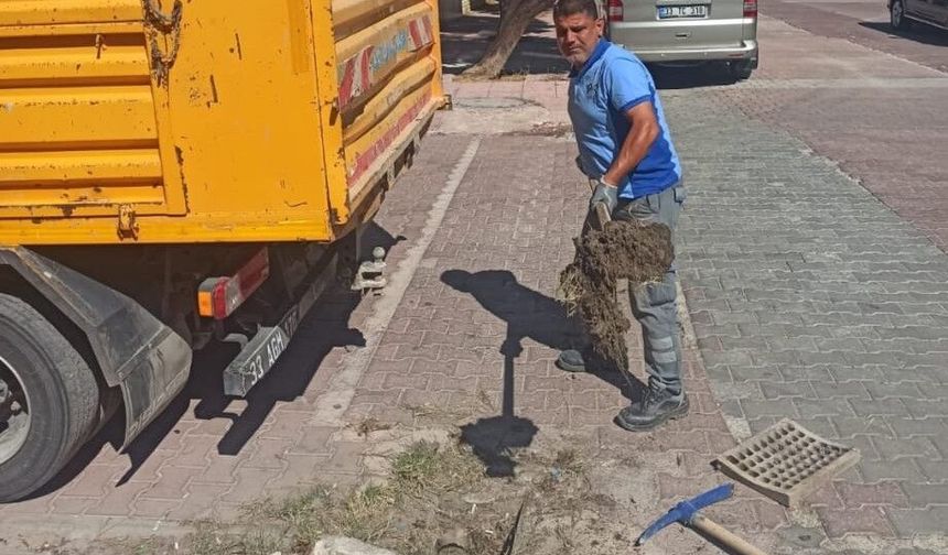 MESKİ’den kış hazırlığı: Mazgallar ve su giderleri temizleniyor
