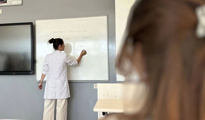 Sümbül: “Eğitimin yüzlerce sorununu bir önlüğün altına saklayamazsınız”