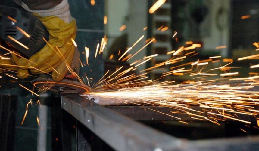Sanayi üretimi yıllık yüzde 0,3 azaldı