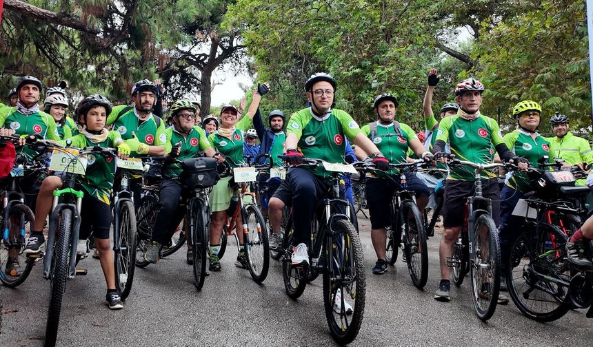 Tarih ve doğa içinde 160 bisikletli pedal çevirdi