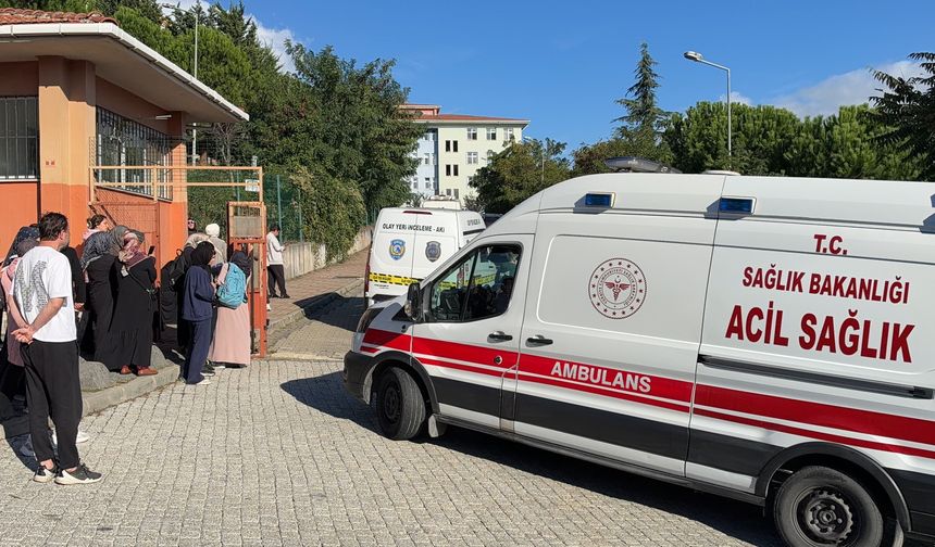 İstanbul Valiliği: 'Başakşehir'deki ortaokulda öğrenciler arasında çıkan kavgada 5 öğrenci yaralandı'