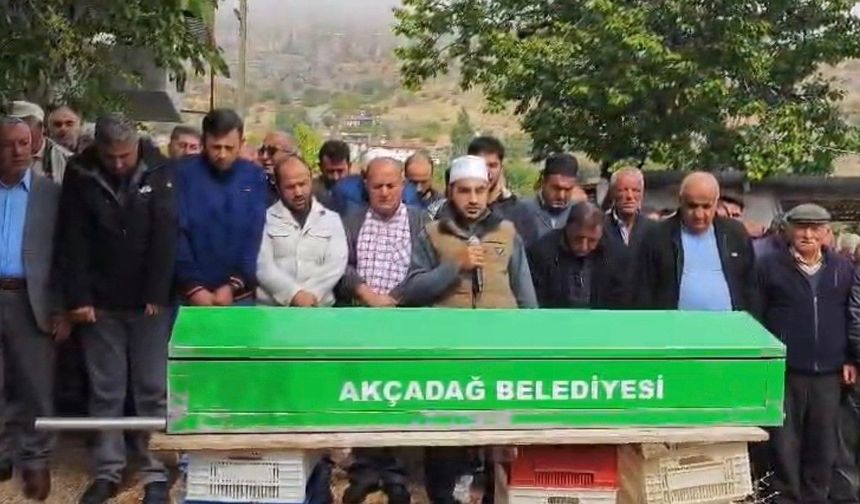 Annesinin acısına dayanamadı: Anne ve oğlu defnedildi