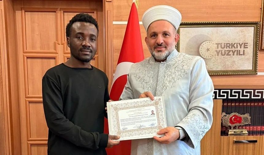 Bolu'da Kongolu üniversite öğrencisi Müslüman oldu, Osman ismini aldı