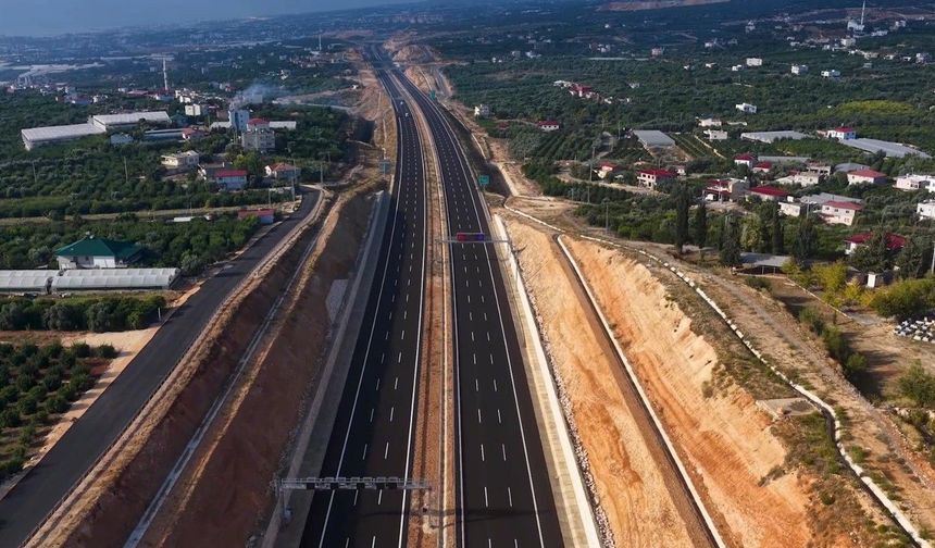Çeşmeli-Kızkalesi otoyolu pazartesi günü açılıyor