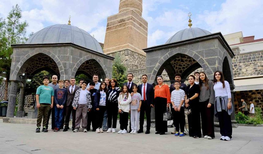 Cizre'de kültür buluşması: İstanbullu öğrenciler Dengbêj Evi'ne hayran kaldı