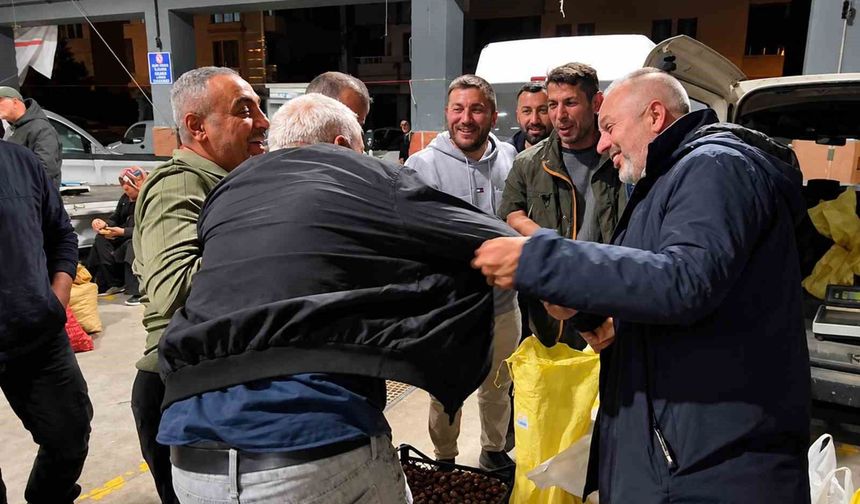 Düzce kestane pazarında kıyasıya pazarlık