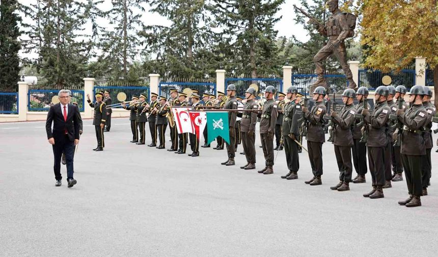 Erhürman'dan Kıbrıs Türk Barış Kuvvetleri Komutanı İnaltekin ve Güvenlik Kuvvetleri Komutanı Bilir'e ziyaret