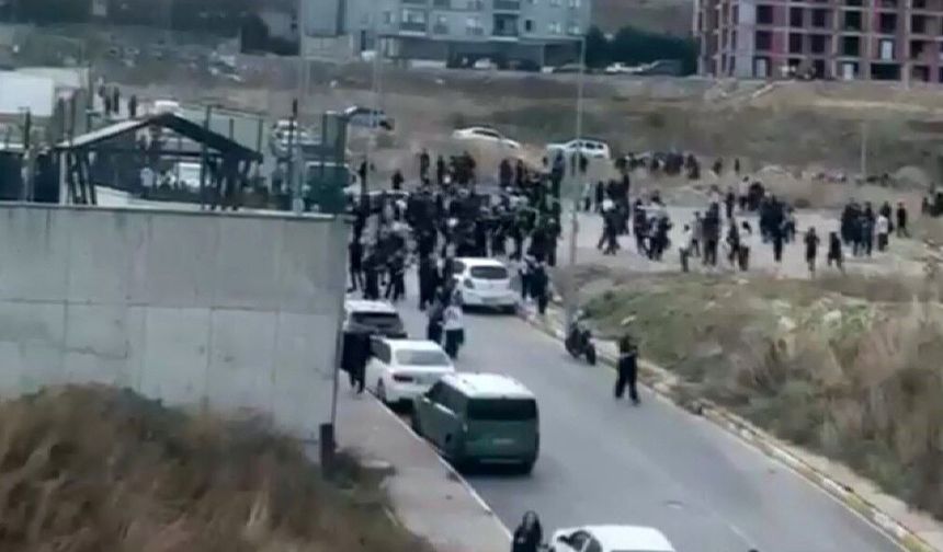 Esenyurt’ta bir lisede öğrenciler arasında kavga çıktı