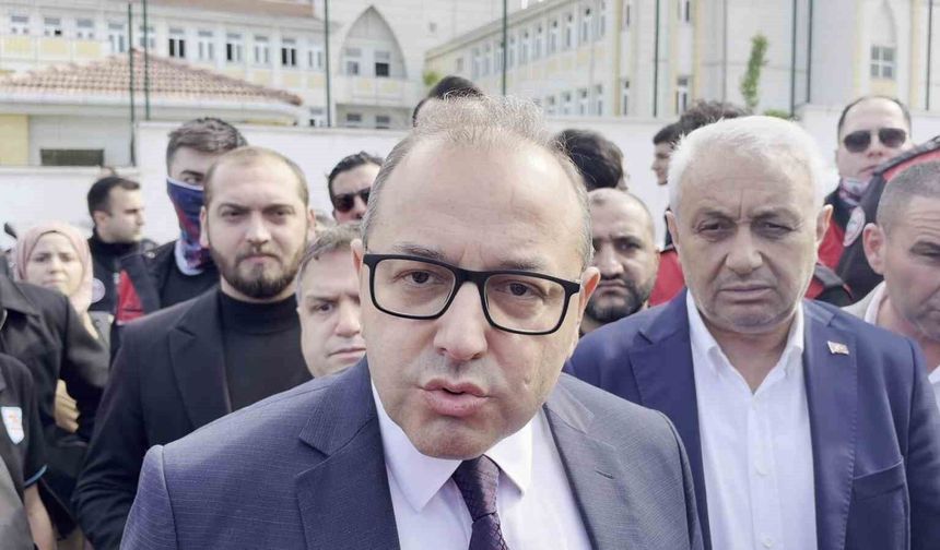 Esenyurt'ta lisede bıçaklı kavga: 2 öğrenci yaralandı
