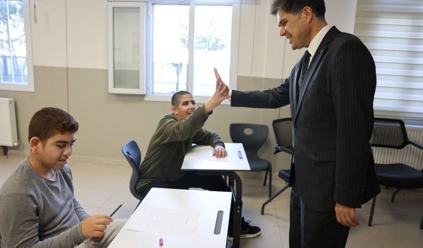 İl Milli Eğitim Müdürü Özdemirci, özel öğrencilerle bir araya geldi
