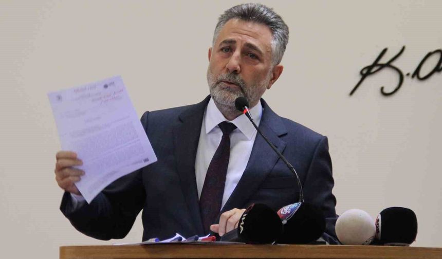 İzmir Bayraklı Belediyesi'nde yolsuzluk operasyonu: Eski başkan Sandal'a gözaltı