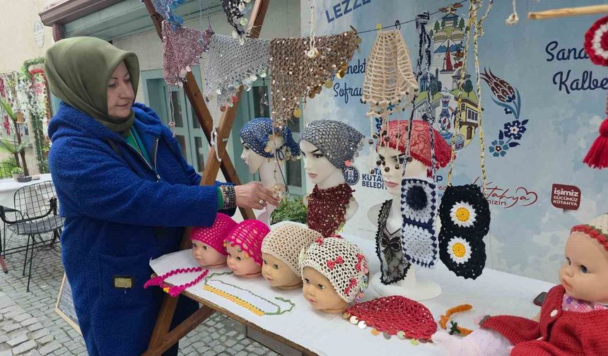 Kütahya'da 40 yıllık örgü tutkusu üretime dönüşüyor