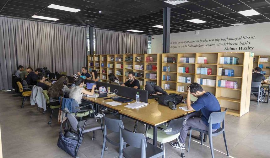 Mersin'de 17 okuma salonu öğrencilere hizmet veriyor