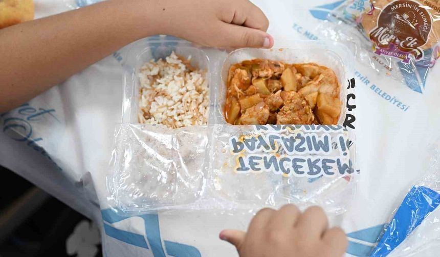 Mersin'de 3 bin öğrenciye günlük ücretsiz öğle yemeği desteği