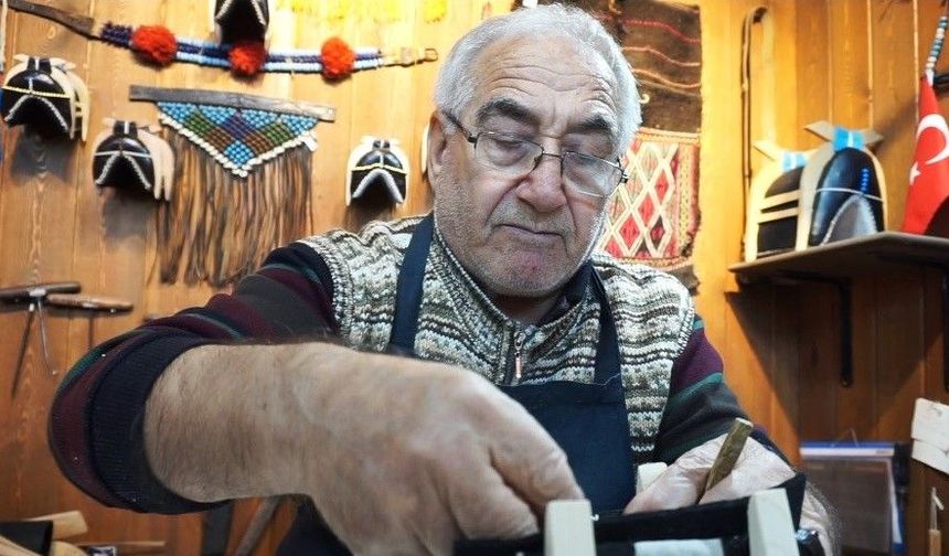 Nurettin usta, semercilik mesleğini minyatürleriyle yaşatmaya çalışıyor