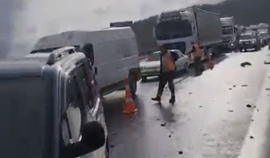 Tarsus-Adana-Gaziantep Otoyolu'nda zincirleme kaza: 8 yaralı