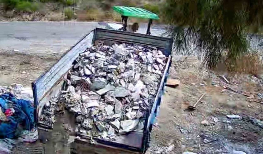 Tarsus'ta kaçak döküme fotokapanlı takip: 920 bin lira ceza kesildi