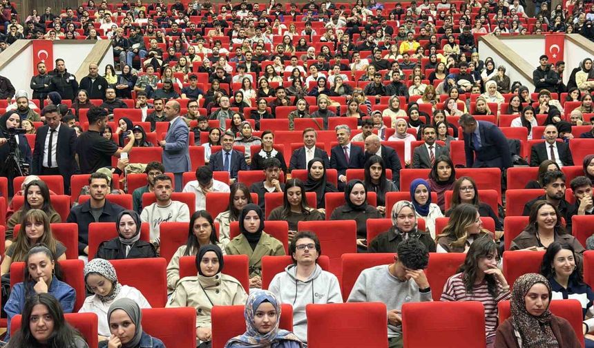 Üniversitelilere iş fırsatı: 869 kişi alınacak