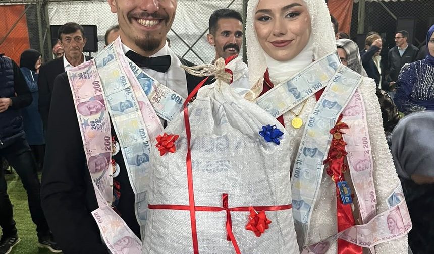Giresun'da düğünde altın yerine bir çuval fındık taktılar