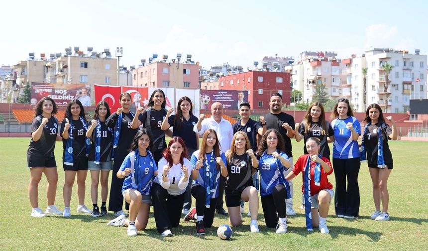 Toroslar Belediyesi Spor Kulübü Kadın Hentbol Takımı, 1. Lig’deki ilk maçına çıkıyor