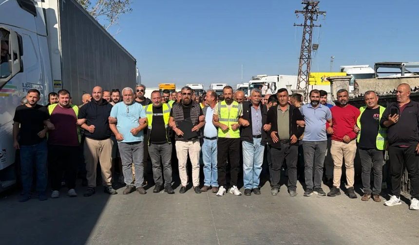 Mersinli tır şoförleri Kapıkule'de kontak kapattı