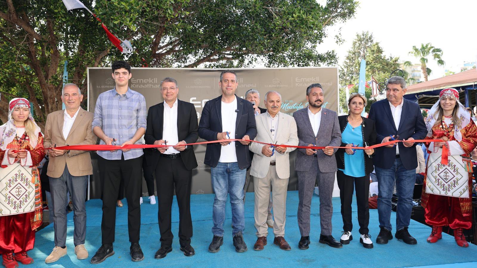 Gpk I B Q W Q A A X L6 W