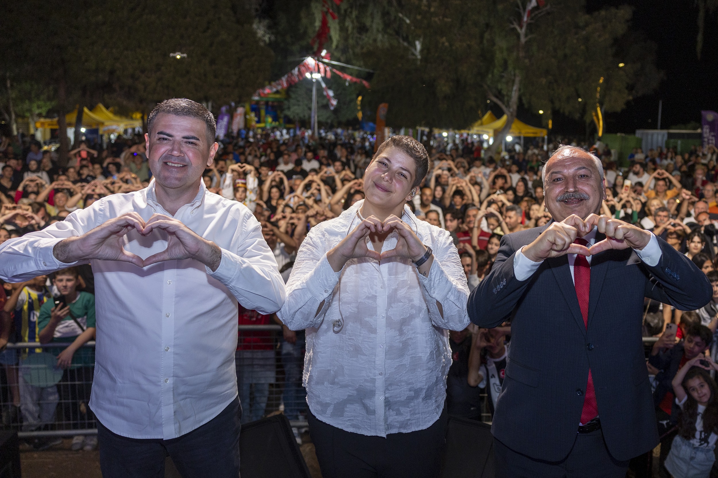 Mezi̇tli̇’de 23 Ni̇san Coşkusu, ‘’Çocuklar Bayramini Dolu Dolu Kutladi’’ (12)