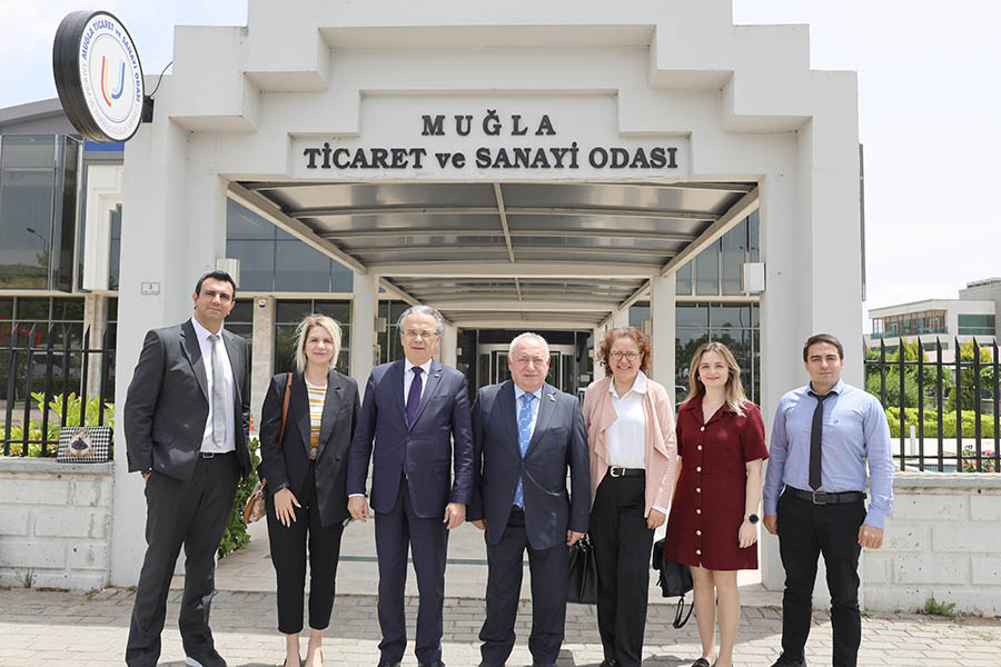 1747554481 M U G L A1