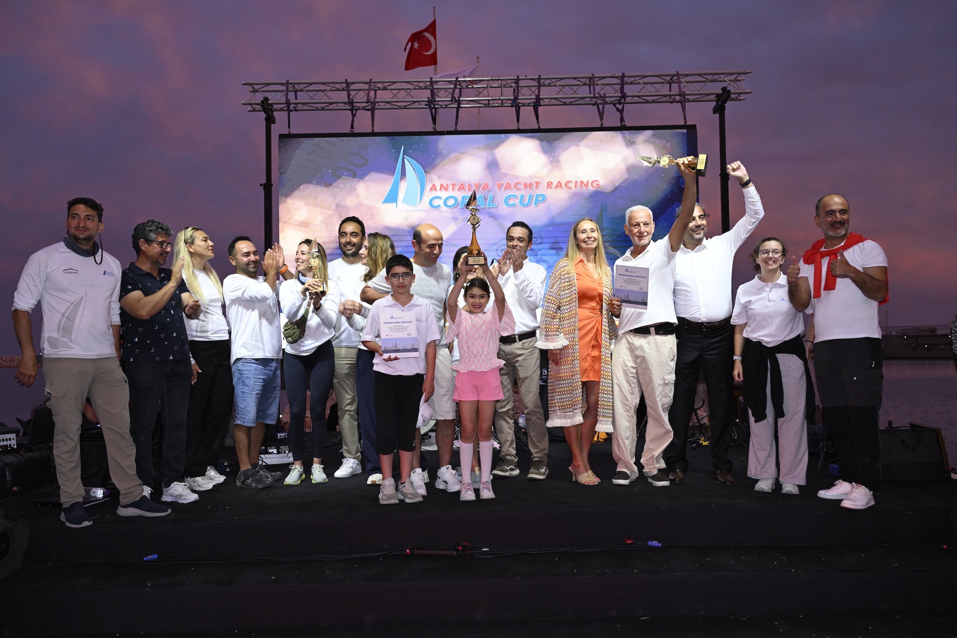 1747558273 Coral Cup O Du L To Reni