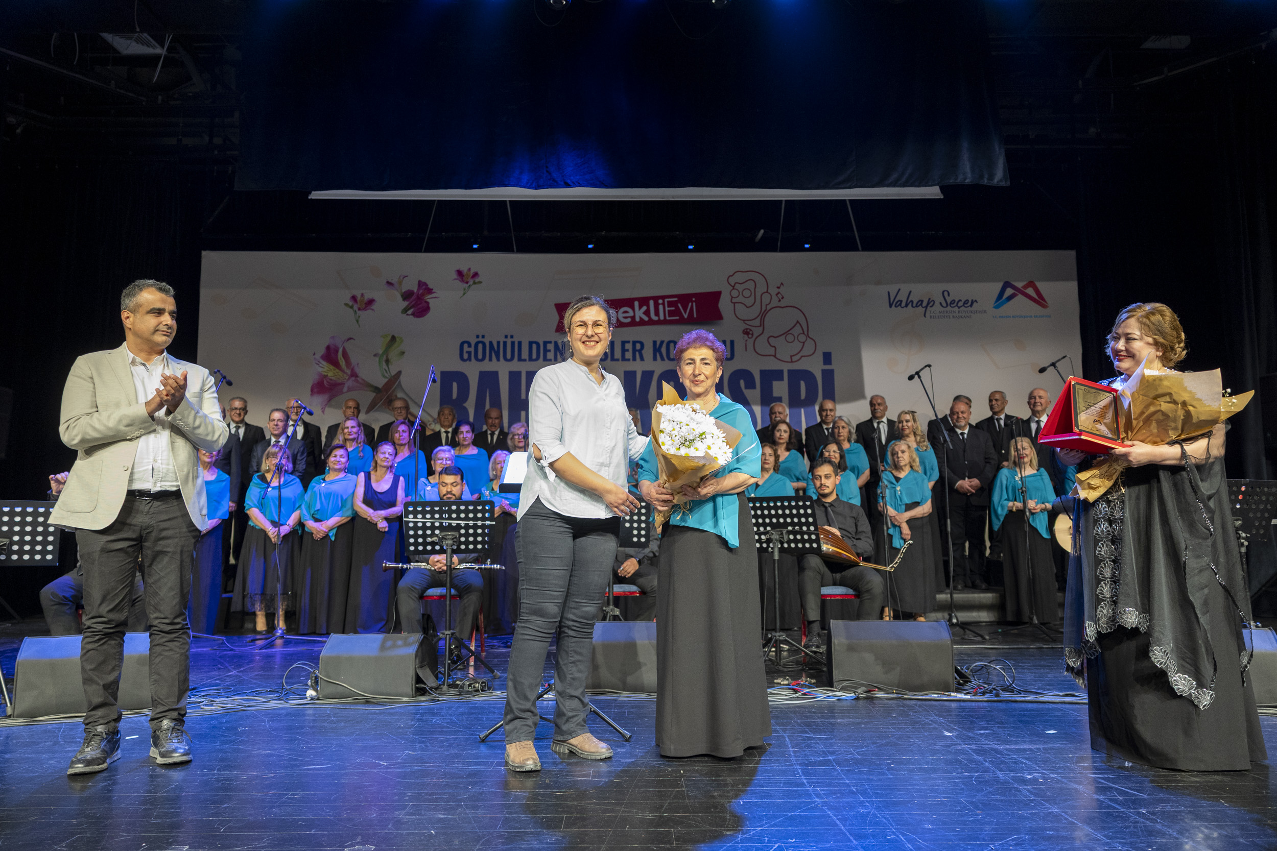 Büyükşehi̇r’i̇n Gönülden Sesler Korosu ‘Bahar Konseri̇’ İle Türk Sanat Müzi̇ği̇ Zi̇yafeti̇ Yaşatti (7)