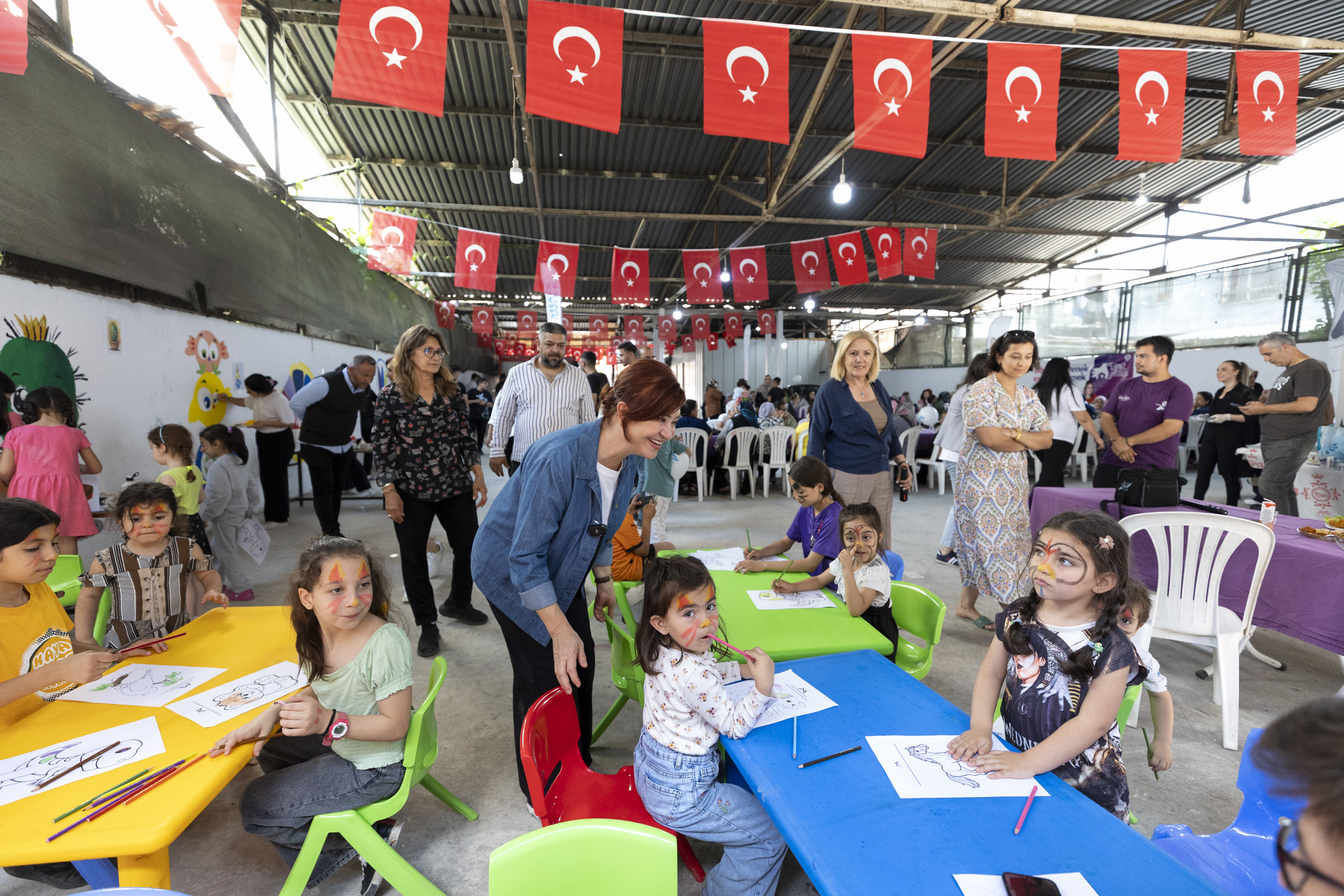 Evi̇mi̇z Atölye Projesi̇ İle Kadinlar Yetenekleri̇ni̇ Keşfedi̇yor (15)