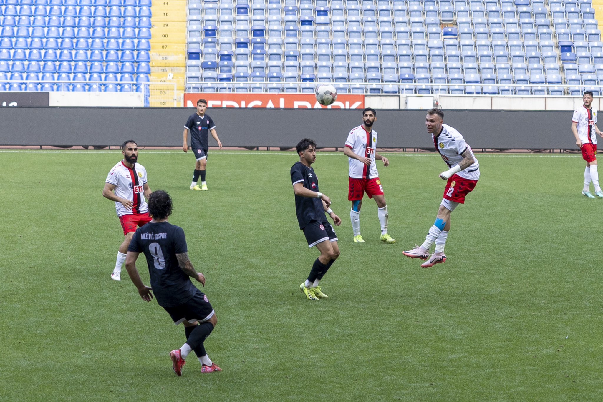 Gq Hq B0Q Ws A A D Grx