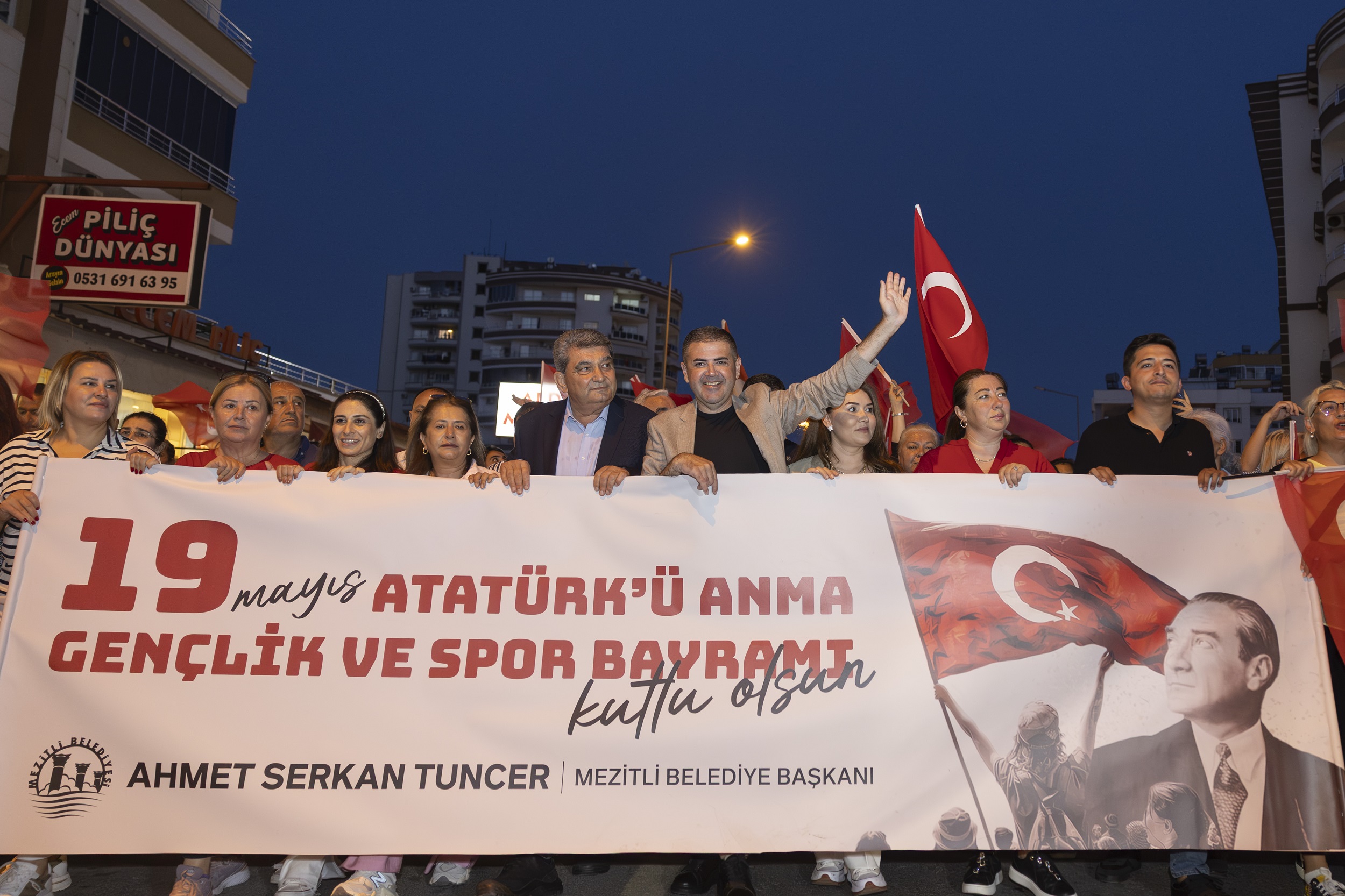 Mezi̇tli̇’de 19 Mayis Coşkusu Doruklara Ulaşti (1)