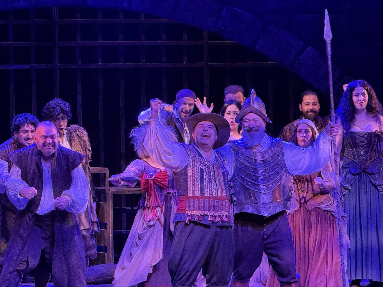 Photo 5846090788331702696 Y