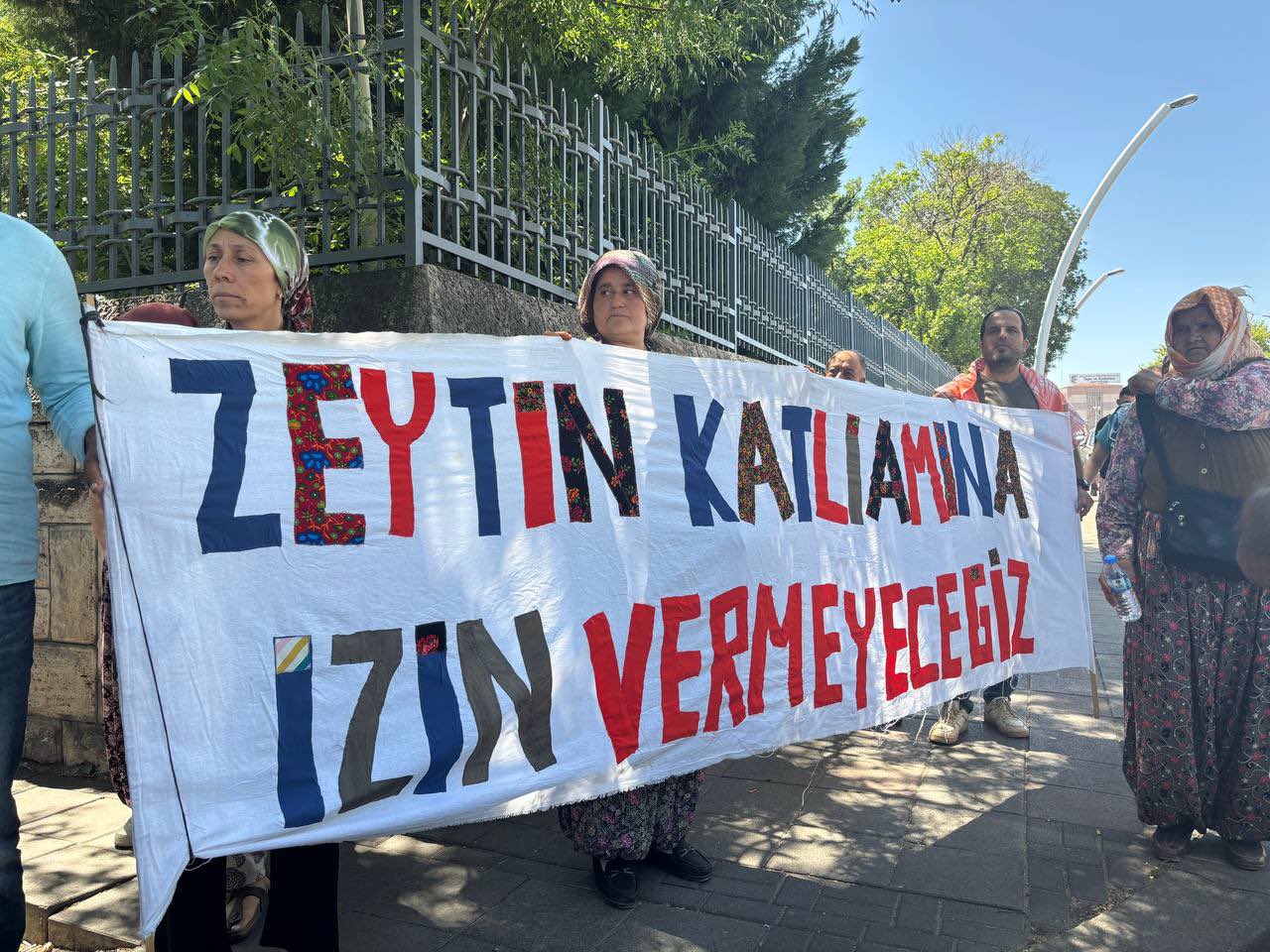 Gu Mms3 B W M A A A Hyp