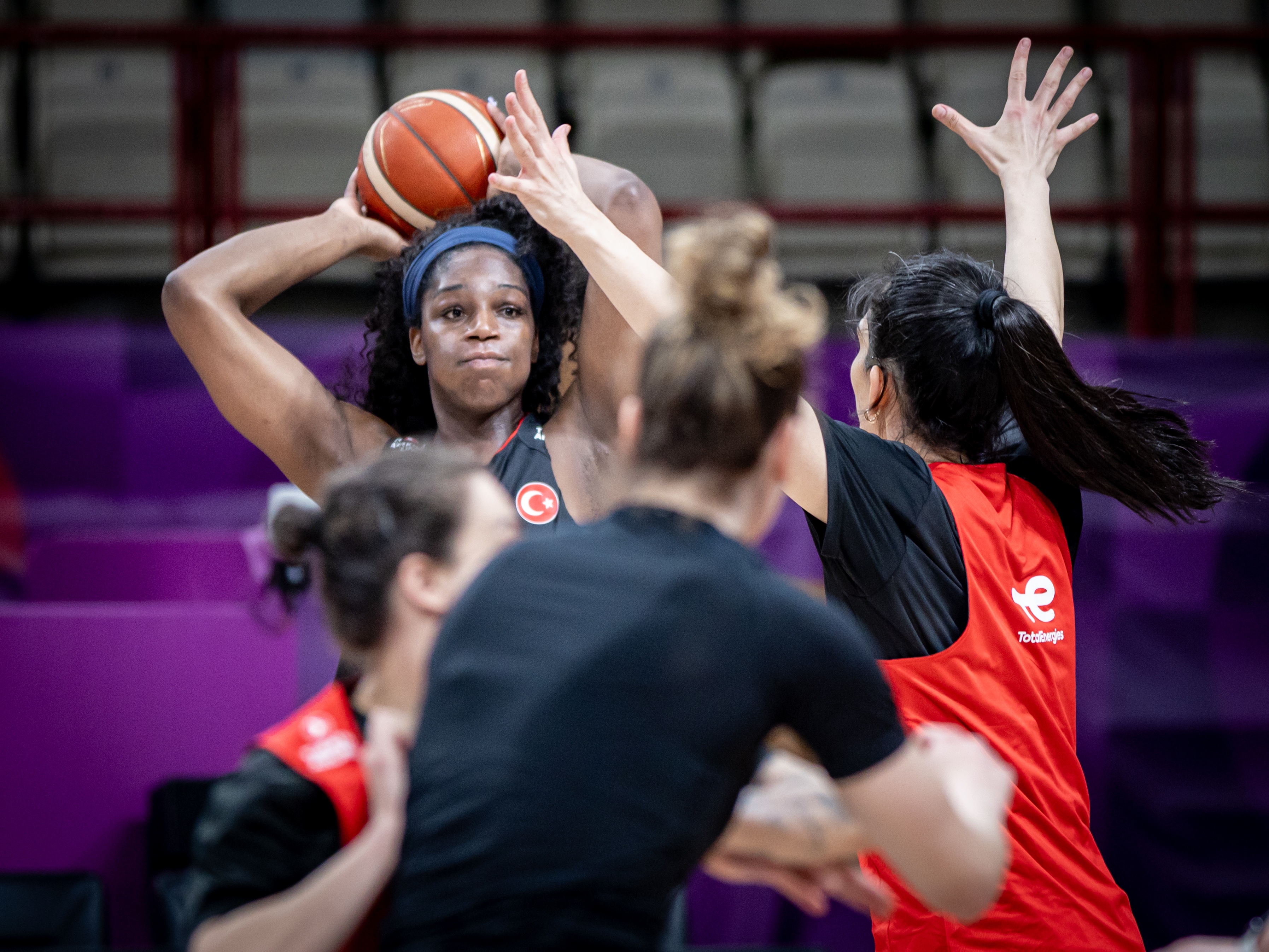 Gu Y J4W R W8 A A 9 G