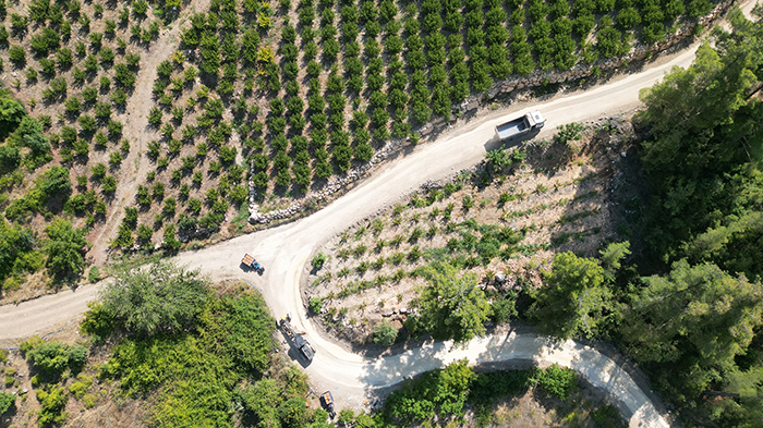 Mezi̇tli̇ Beledi̇yesi̇’nden Altyapi Ve Üstyapi Hi̇zmetleri̇nde Kesi̇nti̇si̇z Çalişma (3)