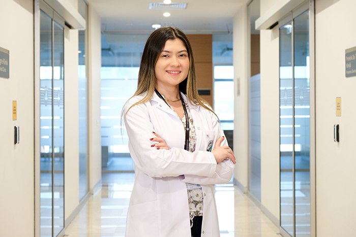 1758101543 Dr. R. Yesi Zge Mimir