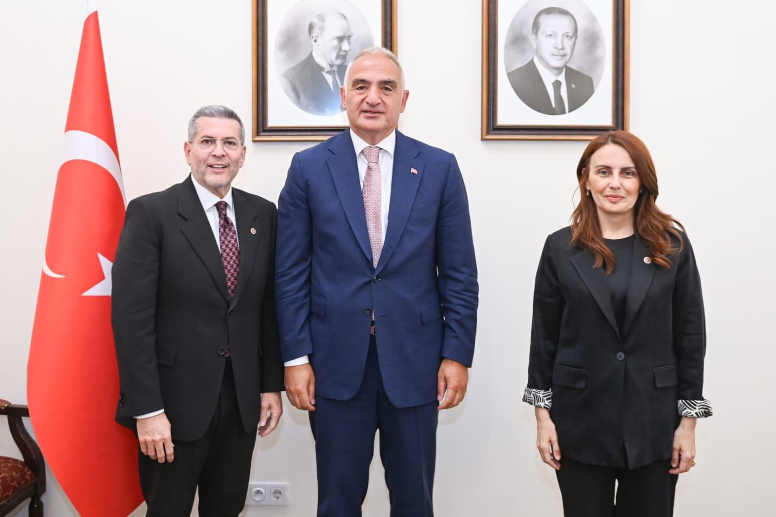 498284214 10162629726353516 4265130431213389619 N