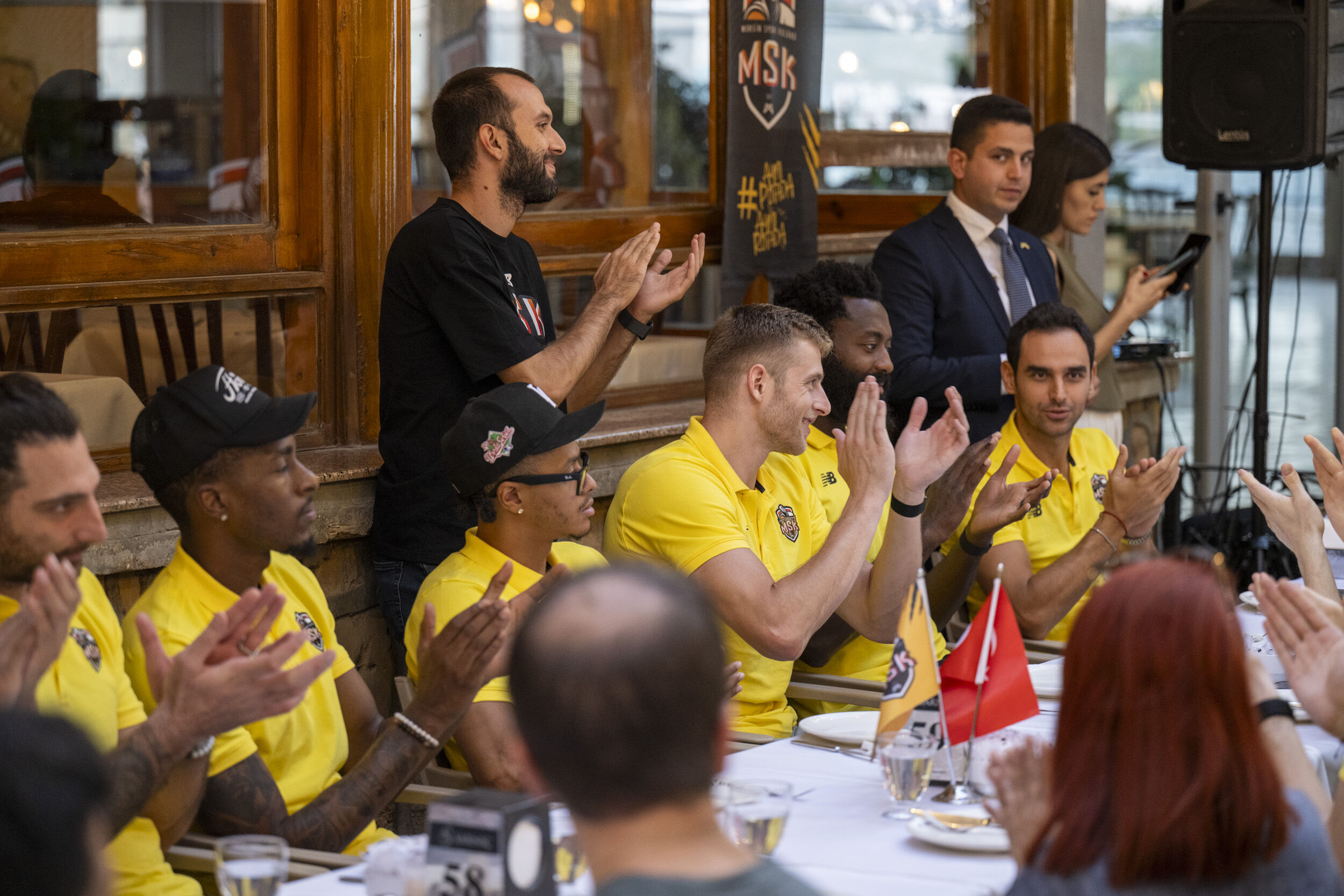 Başkan Seçer, Msk Erkek Basketbol Takimi İle Bi̇r Araya Geldi̇ (4)