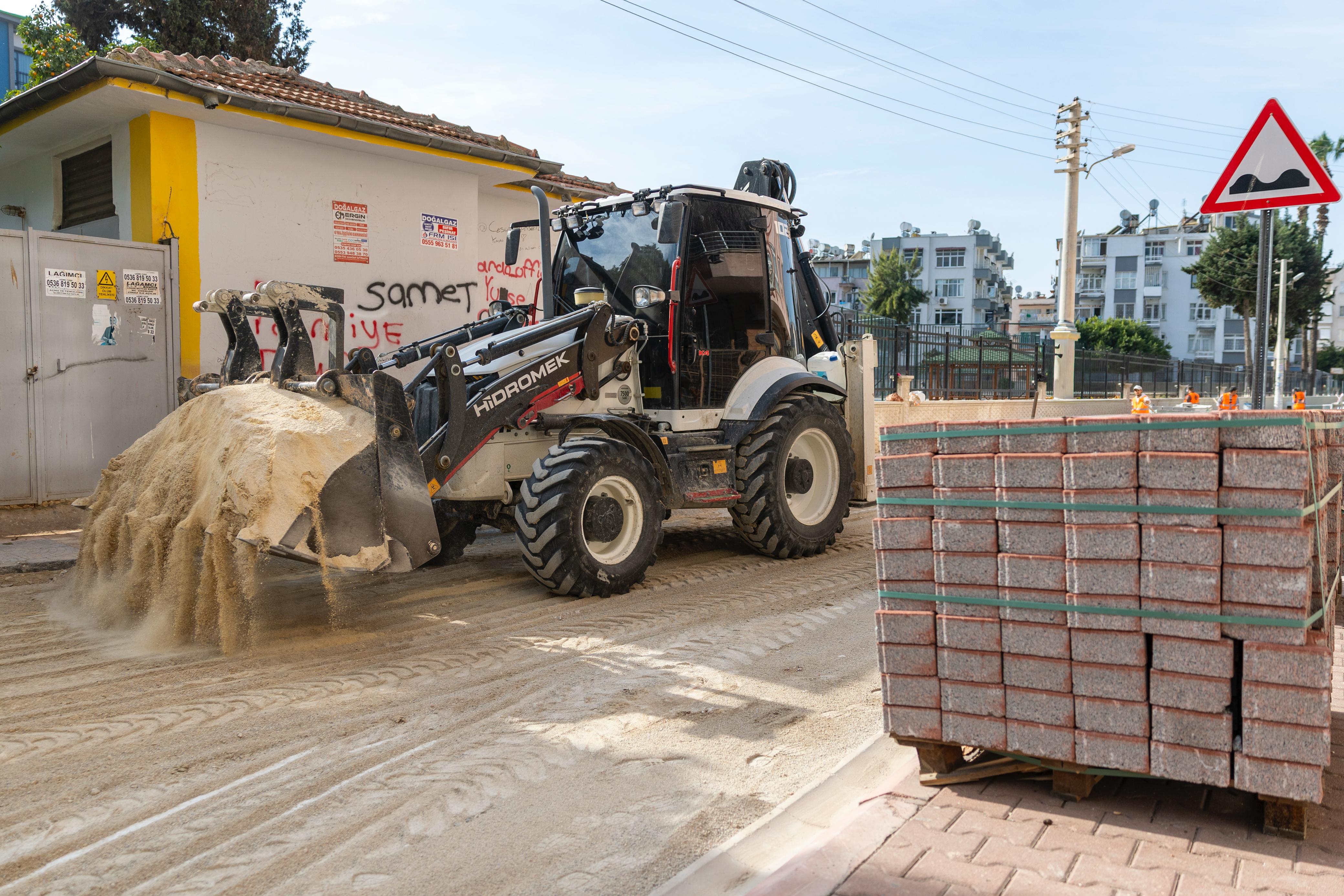 Yenişehir’de Yol Ve Kaldırımlar Yenileniyor (3)