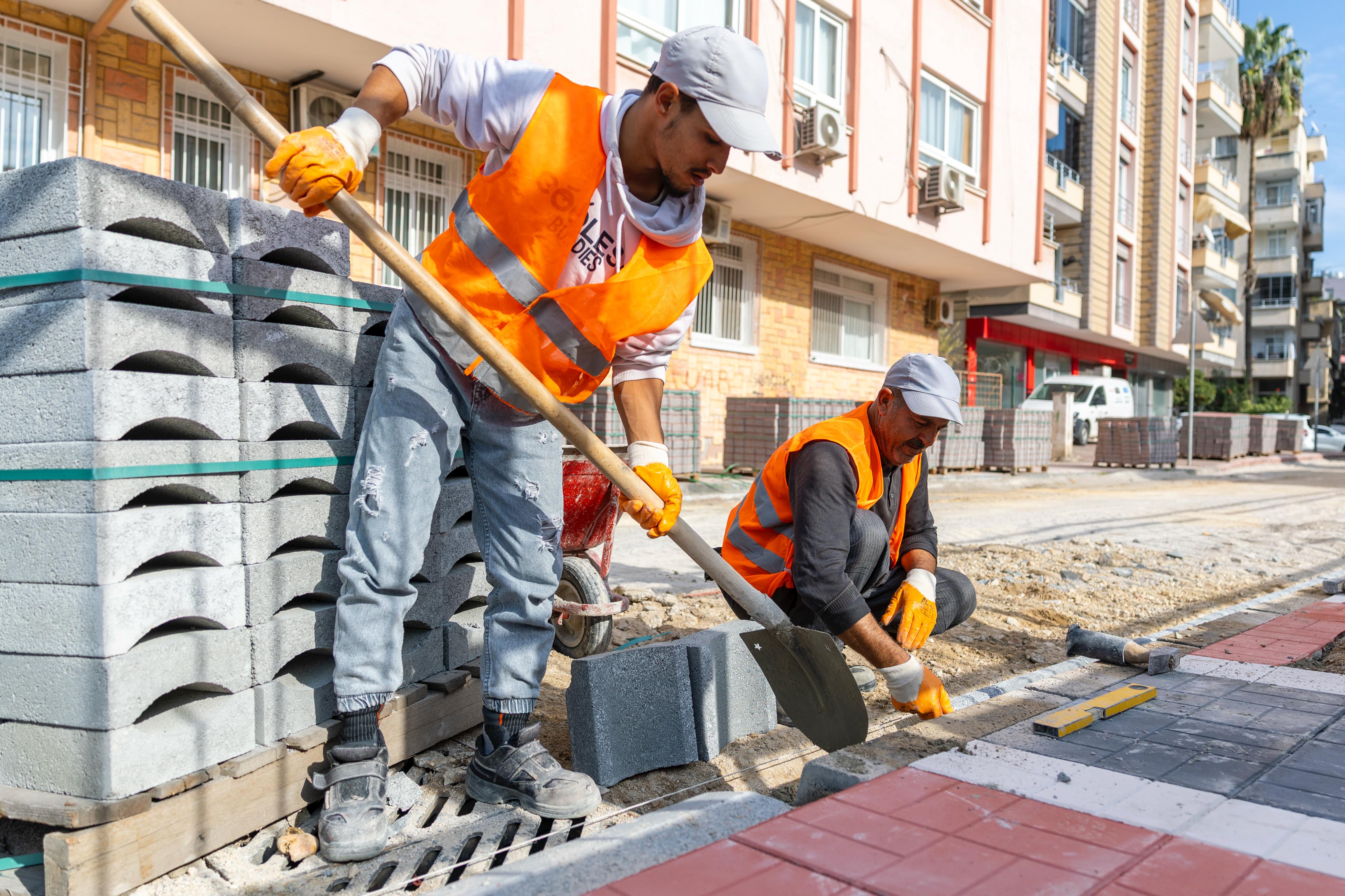 Yenişehir’de Yol Ve Kaldırımlar Yenileniyor (4)