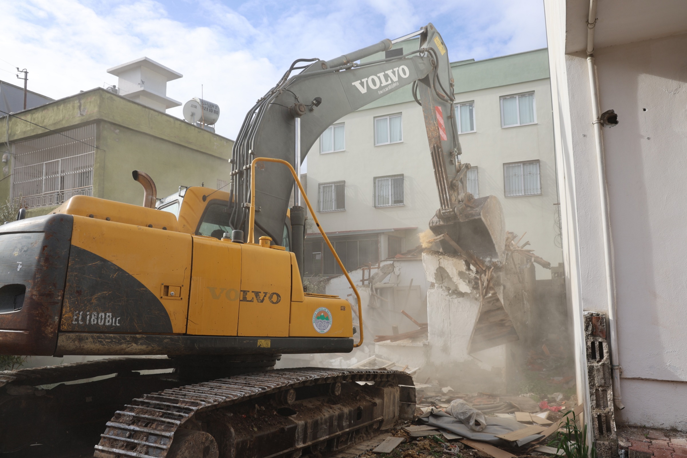 Metruk Bina Yıkımı (5).Jpg
