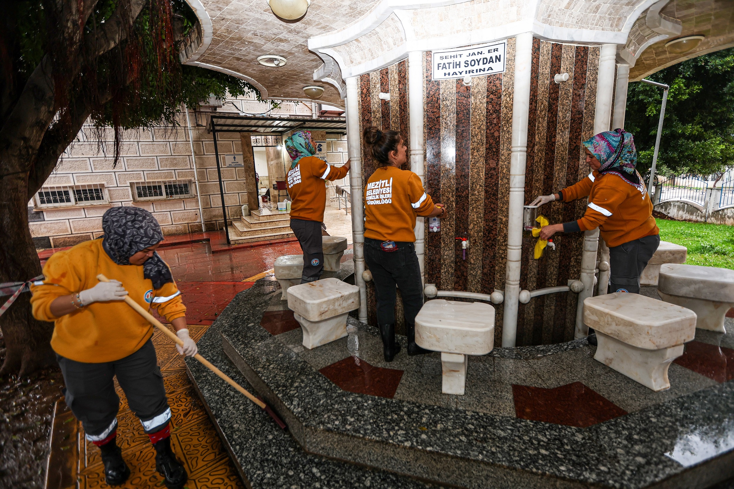 Mezi̇tli̇ Beledi̇yesi̇ Ramazan Ayi Öncesi̇ Cami̇lerle Kapsamli Temi̇zli̇k Gerçekleşti̇rdi̇ (11)