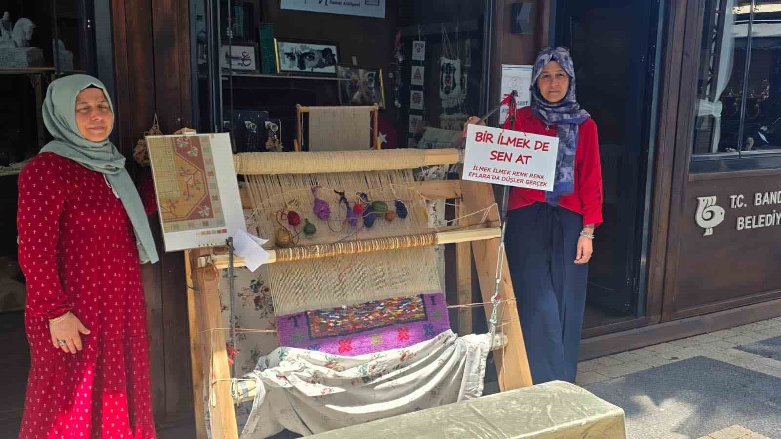 İlmek ilmek kültür mirası: Bandırmalı kadınlar halı dokuma sanatını yaşatıyor